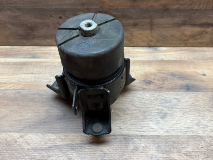 Подушка двс передняя ACV40