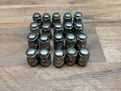 Гайки колес ACV40