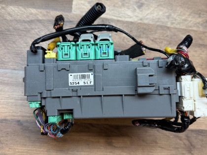 Блок предохранителей RE4