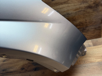 Крыло переднее правое RE4