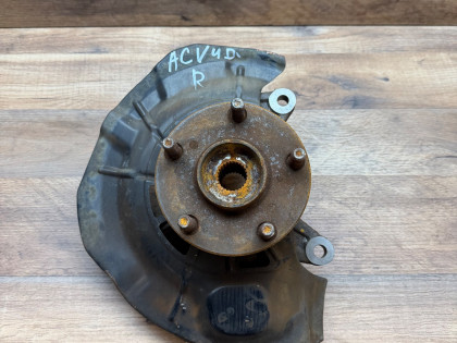 Ступица передняя правая ACV40