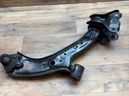 Рычаг передний левый RE4