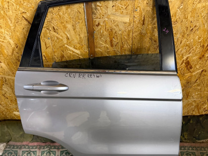 Дверь задняя правая RE4