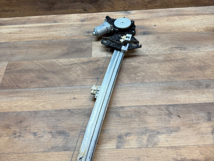 Стеклоподьемник передний правый RE4