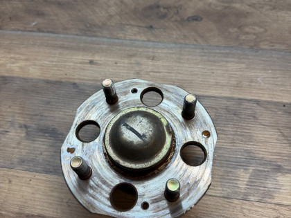 ступица задняя CF3