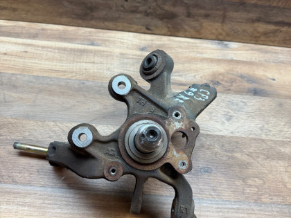 цапфа задняя правая CF3