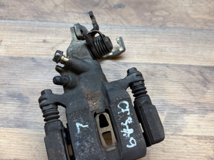 Суппорт задний левый CF3