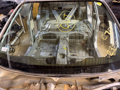 Стекло лобовое CF3