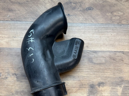 Патрубок  водушного фильтра CF3