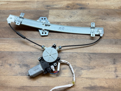 Стеклоподьемник передний правый CF3