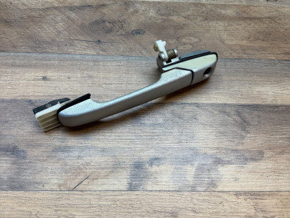 Ручка двери передняя левая CF3