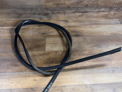 Молдинг лобового стекла CF3