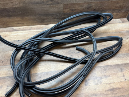 Уплотнители дверных проемов CF3