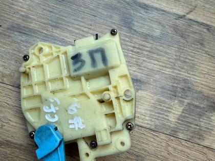 Замок двери задний правый CF3