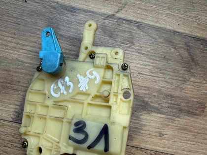 Замок двери задний левый CF3