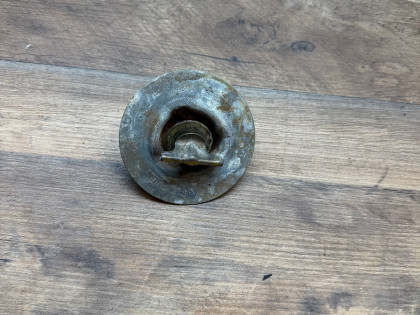 КРЕПЛЕНИЕ ЗАПАСНОГО КОЛЕСА CF3