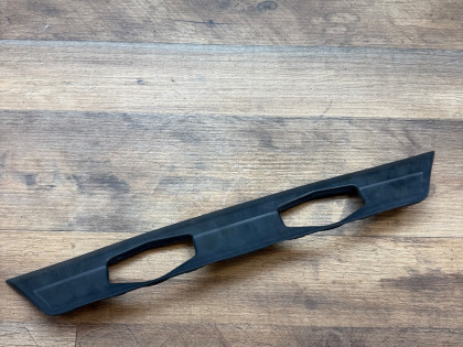 Накладка крышки багажника CF3