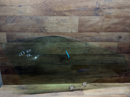 Стекло передней правой двери