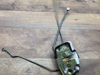 Замок двери передний левый