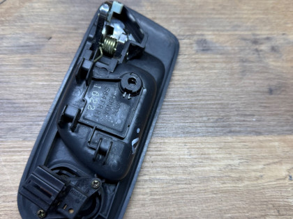 Ручка двери передняя правая САЛОННАЯ HONDA ACCORD CF3 CF4 CF5 CF6 CF7  CL2 CL3 2002