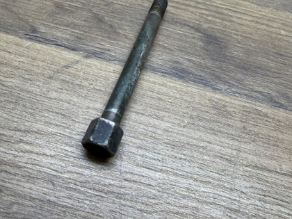 болт крепления кардана