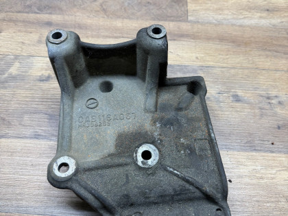 кронштейн компрессора кондиционера MITSUBISHI AIRTREK OEM mr398285 CU2W 2002