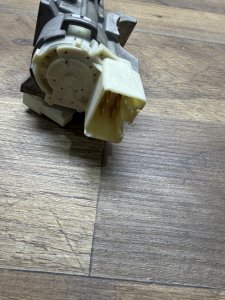 замок зажигания DAIHATSU MIRA E:S LA310S