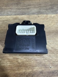 блок управления исправности ламп 8937333250 TOYOTA CAMRY
