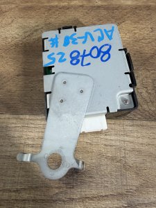 блок управления дверьми 8974133180 TOYOTA CAMRY