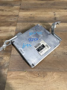 Блок управления двигателя TOYOTA CAMRY OEM 896613T800 ACV30 2004