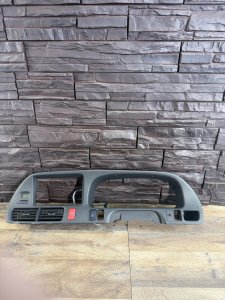 накладка на щиток приборов консоль с часами HONDA ODYSSEY RA8 2002