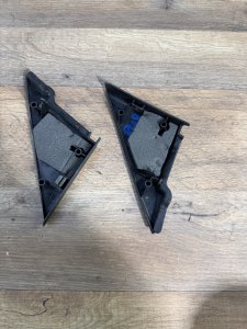 Треугольники двери уголки TOYOTA CAMRY