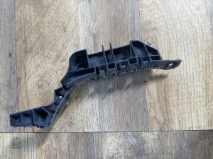Крепление переднего бампера правое HONDA ACCORD CL7 CL8 CL9 2007