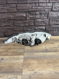 Фара левая TOYOTA CAMRY ACV30 2002