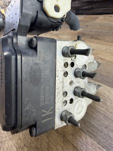 Блок ABS TOYOTA CAMRY OEM 4451033090 ACV30 2002