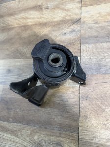 подушка двигателя правая 50820-S3R-013 HONDA ODYSSEY