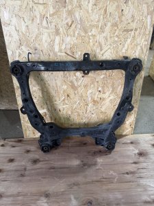 Балка подвески ПЕРЕДНЯЯ TOYOTA CAMRY ACV30 2004