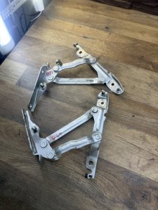 петли багажника MAZDA AXELA