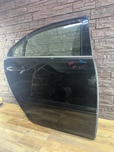 Дверь задняя правая HONDA LEGEND