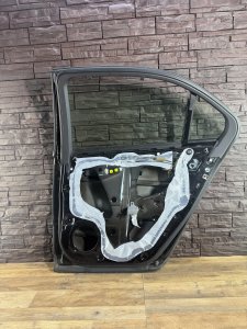 Дверь задняя правая HONDA LEGEND KB2 2012