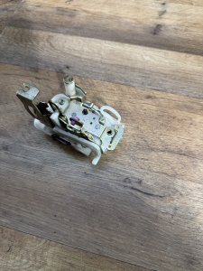 Замок двери задний левый HONDA ODYSSEY RA6 RA7 RA8 RA9 2000