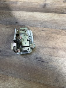 Замок двери задний правый HONDA ODYSSEY RA6 RA7 RA8 RA9 2000