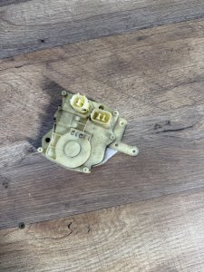 Замок двери передний левый актуатор HONDA ODYSSEY RA6 RA7 RA8 RA9 2002