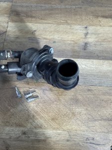 Корпус термостата 19301-R40-A01 19320-RAA-A01 19503-RAA-A01 HONDA ACCORD