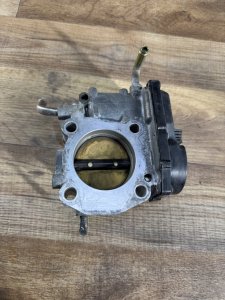Дроссельная заслонка TOYOTA CAMRY OEM 22030-28030 22030-28040 ACV30 2004