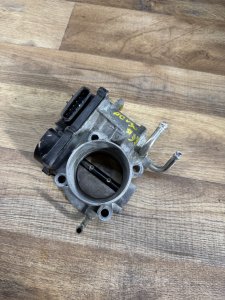 Дроссельная заслонка 22030-28030 22030-28040 TOYOTA CAMRY