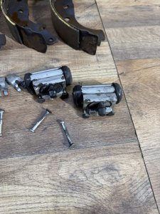 Механизм стояночного тормоза MAZDA AXELA OEM B3YH-26-38ZA B3YH-26-710A D350-26-345 B3YH-26-380A D350-26-391 D351-33-691 BK5P 2007