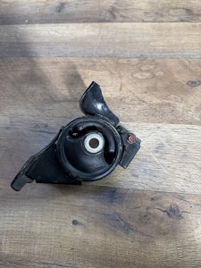 подушка двигателя правая HONDA STREAM OEM 50805-S5A-033 RN1 2002