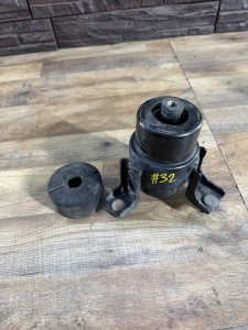 Подушка двигателя передняя 12361-28110 TOYOTA CAMRY