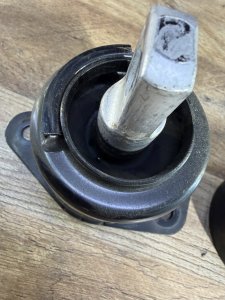 подушка двигателя правая HONDA LEGEND OEM 50820-SJA-E01 KB2 KB1 2012